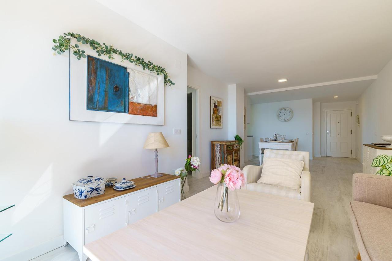 Malagasuite Living Coast ฟูเอนฮิโรลา ภายนอก รูปภาพ